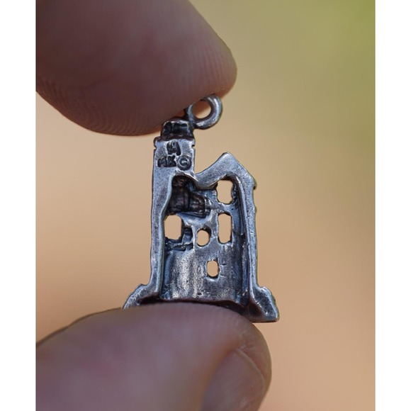 Vintage 14k Solid White Gold Lighthouse Charm Pendant - 2.17g - Picture 7 of 7